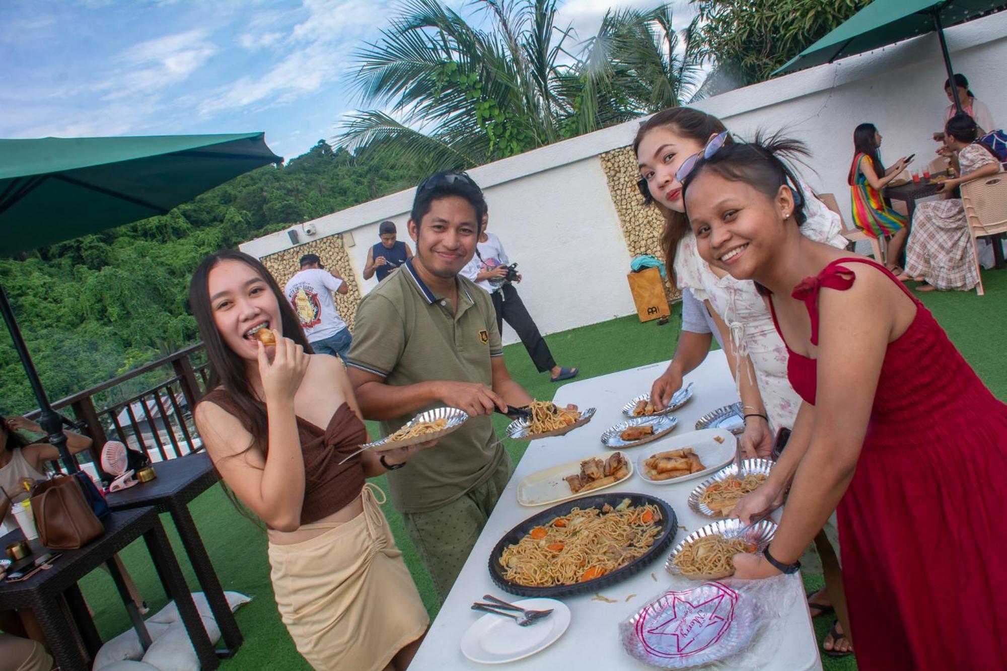 Chillax Boracay Vandrarhem Yapak Exteriör bild